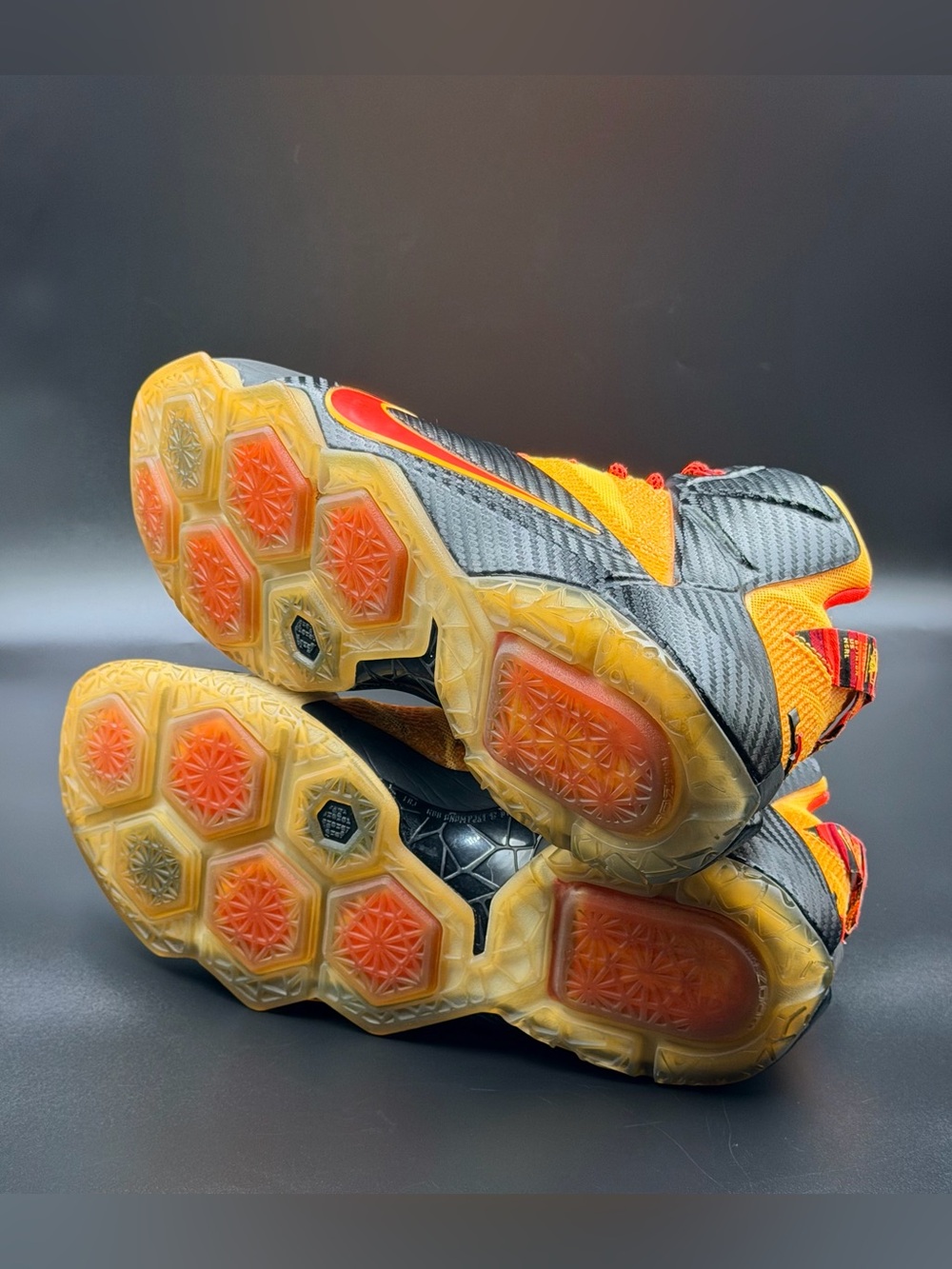 Nike LeBron 12 'CLE' - Picture 9 of 11